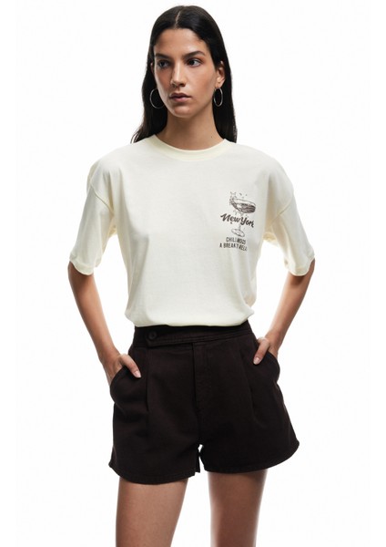 Kısa Kollu Bisiklet Yaka Oversize Arkası Baskılı Tişört fiyatları