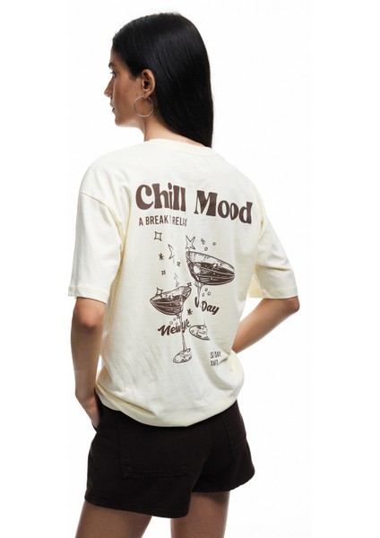 Kısa Kollu Bisiklet Yaka Oversize Arkası Baskılı Tişört modelleri