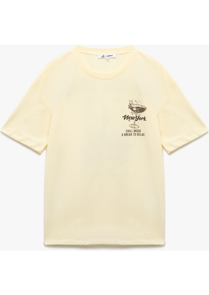 Kısa Kollu Bisiklet Yaka Oversize Arkası Baskılı Tişört fırsatları