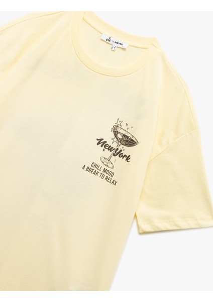 Kısa Kollu Bisiklet Yaka Oversize Arkası Baskılı Tişört