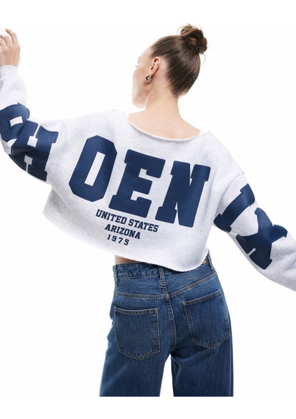 Kayık Yaka Baskılı Crop Sweashirt
