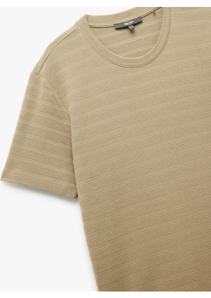 Bisiklet Yaka Dokulu Kısa Kollu Pamuklu Slim Fit Tişört indirimleri