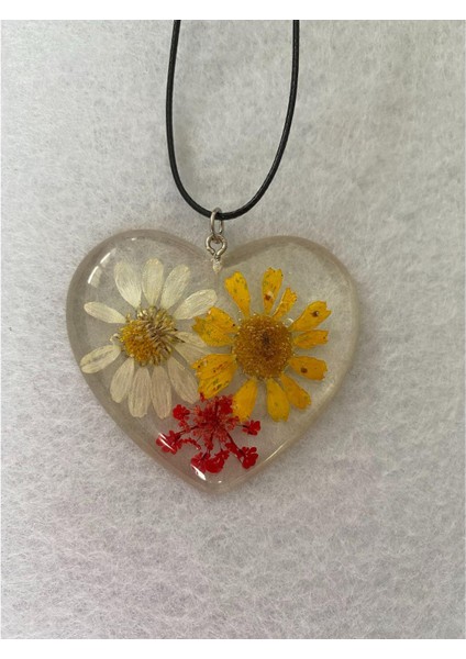 Kurutulmuş Çiçek Figürlü Kalp Kolye Deri Ipli Model 4 fiyatları