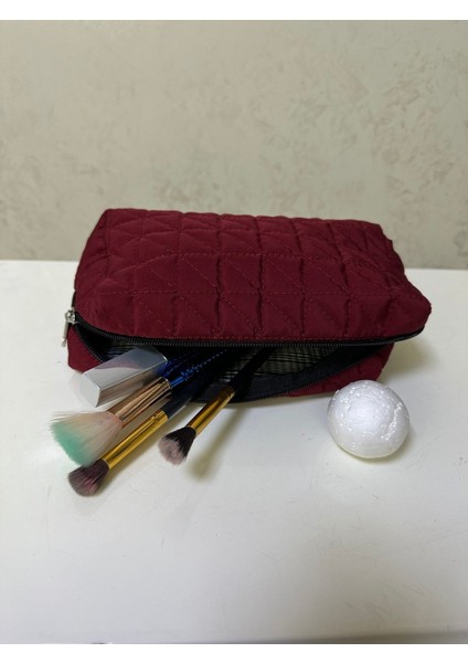 Şık Bordo Makyaj Çantası, Pratik ve Kullanışlı Tasarım