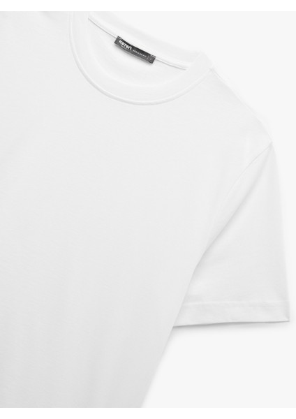 Pamuklu Kısa Kollu Bisiklet Yaka Basic Tişört indirimleri