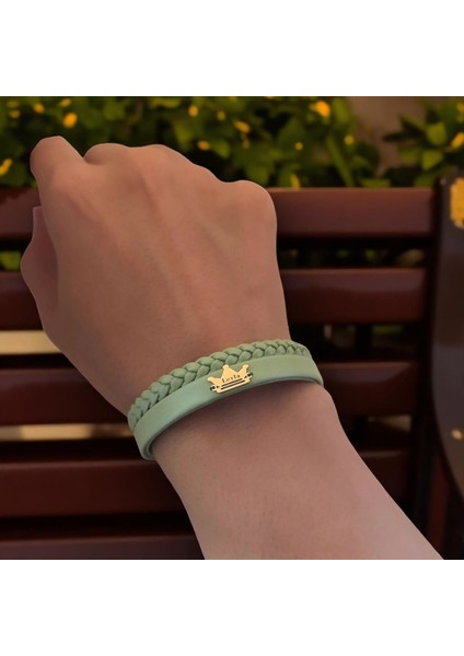 Leyla İsmine Özel Mor Derili Taç Motifli 14 Ayar Altın Plakalı Hediye Bileklik-513 İsim