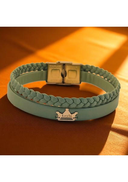 Leyla İsmine Özel Mor Derili Taç Motifli 14 Ayar Altın Plakalı Hediye Bileklik-513 İsim fiyatları