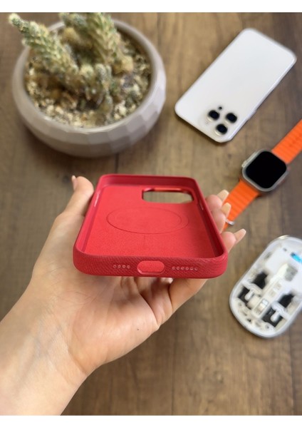 iPhone 15 Pro Max Uyumlu Kadife Yüzeyli Magsafe Uyumlu Premium Kılıf SOOCASE691 fiyatları