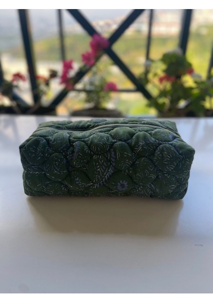 Haki Kapitoneli Şık Makyaj Çantası, Pratik ve Şık Saklama Çözümü