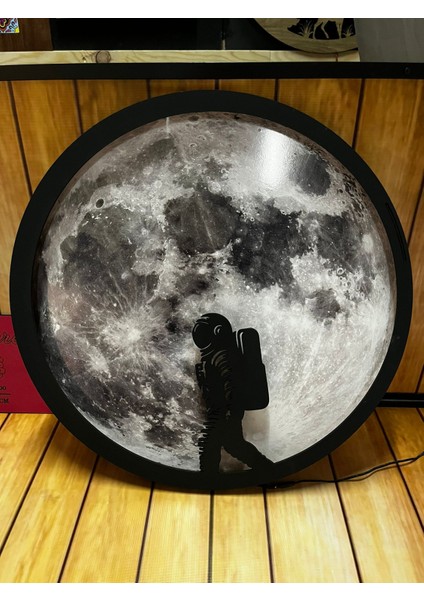 LED Aydınlatmalı Ay ve Astronot Temalı Duvar Tablosu fırsatları