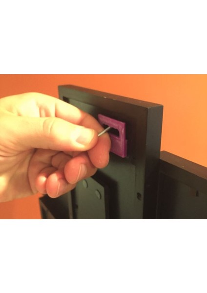 Resim Çerçevesi Asma Klip (Plastik Aparattır) 3D