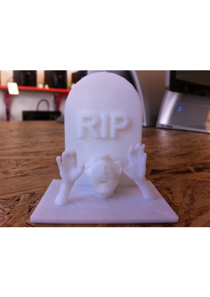 Yürüyen Ölülerin Mezar Taşı Rıp (Plastik Aparattır) 3D