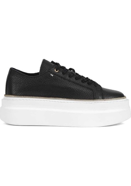 Kadın Siyah Bağcıklı Kalın Tabanlı Deri Sneaker