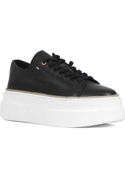 Kadın Siyah Bağcıklı Kalın Tabanlı Deri Sneaker