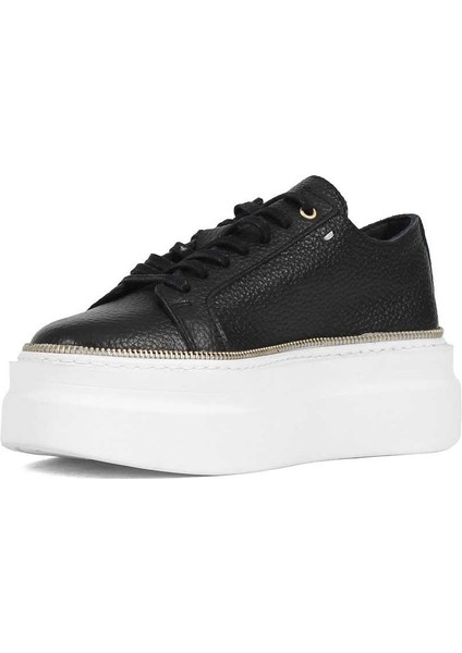 Kadın Siyah Bağcıklı Kalın Tabanlı Deri Sneaker