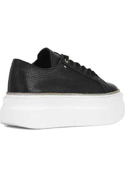 Kadın Siyah Bağcıklı Kalın Tabanlı Deri Sneaker