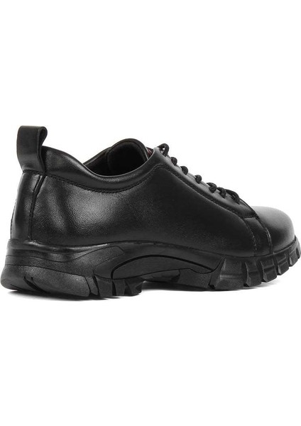 Kadın Siyah Bağcıklı Kalın Tabanlı Deri Ayakkabı indirimleri