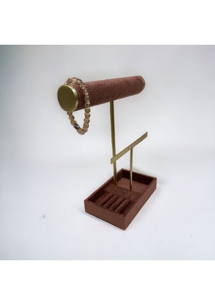 Koyu Pembe Takı Sergileme Standı, Silindir ve Tabak Detaylarıyla Şık Tasarım modelleri