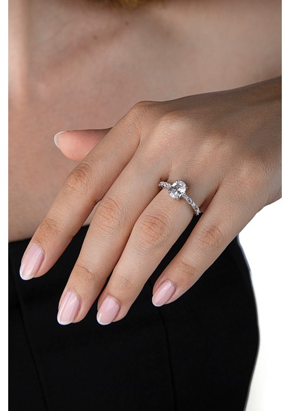 925 Ayar Gümüş Taşlı Ince Bantlı Oval Kesim Tektaş Yüzük