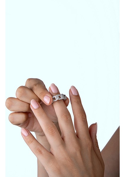 925 Ayar Gümüş Zincir Görünümlü Önü Taşlı Yüzük fiyatları