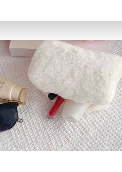 Yumuşak Peluş Beyaz Makyaj Çantası, Günlük Kullanım Için Şık ve Pratik Tasarım fiyatları