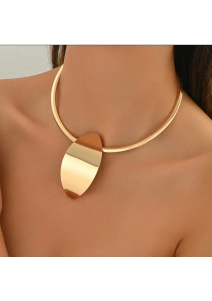 Oval Plak Adetay Choker Kolye