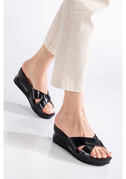 Kadın 5 cm Yüksek Dolgu Topuklu Günlük Şık Terlik modelleri