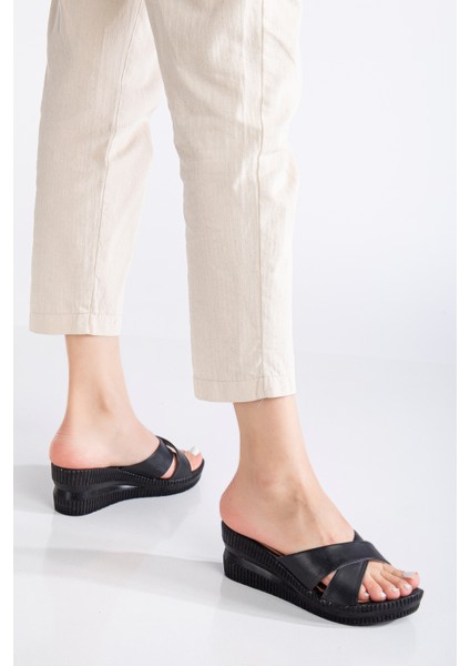 Kadın 5 cm Yüksek Dolgu Topuklu Günlük Şık Terlik