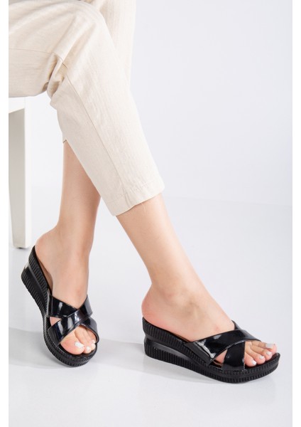 Kadın 5 cm Yüksek Dolgu Topuklu Günlük Şık Terlik fiyatları