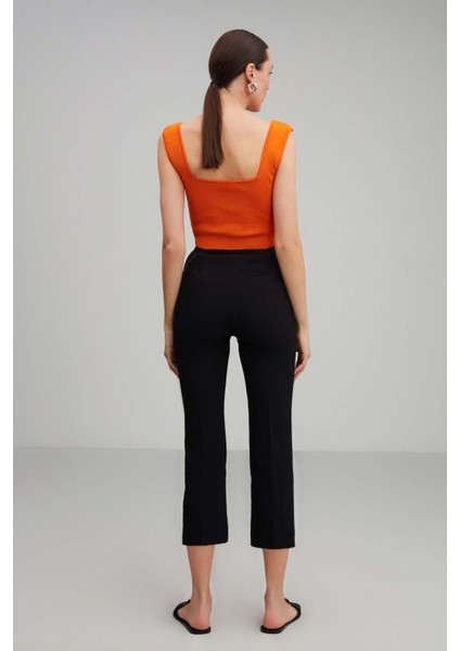 Betty Crop Slim Fit Siyah Pantolon fırsatları