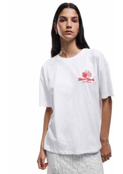 Kısa Kollu Bisiklet Yaka Pamuklu Arkası Çilek Baskılı Oversize Tişört