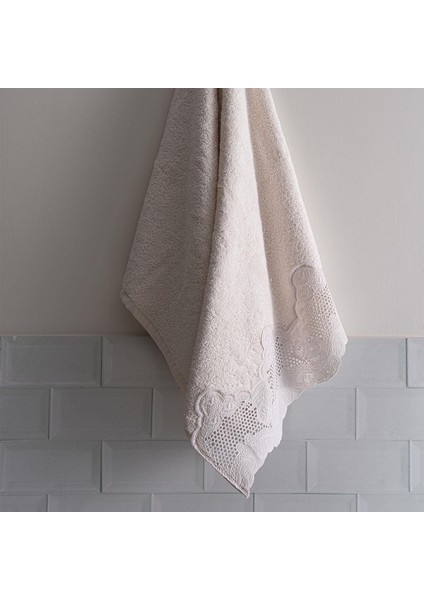 Iris Işlemeli El Havlusu (30 x 50 Cm)