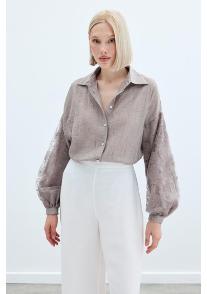 Nakış Detaylı Kraşlı Gömlek - Vizon