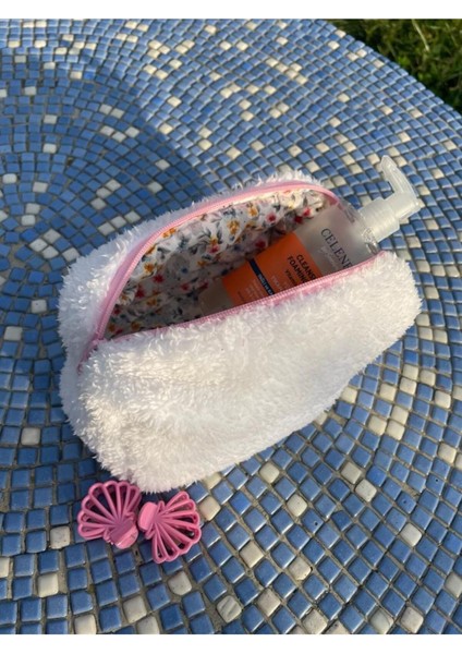 Pembe Peluş Makyaj Çantası, Fermuarlı, Şık ve Kullanışlı Tasarım