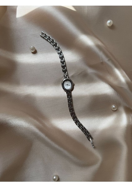 Retro Minimal Boncuk Kordon Vintage Kadın Kol Saati