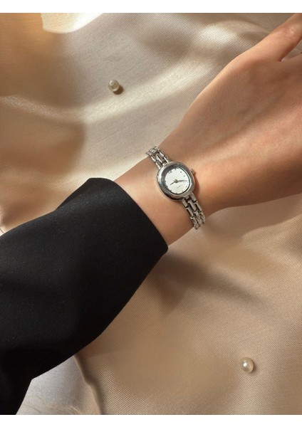 Retro Minimal Boncuk Kordon Vintage Kadın Kol Saati