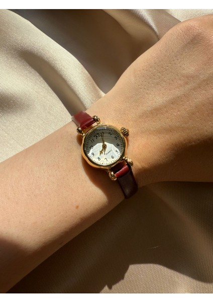 Retro Minimal Deri Kordon Vintage Kadın Kol Saati