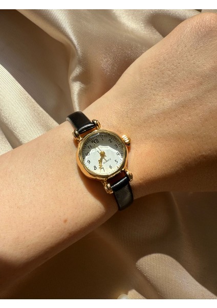 Retro Minimal Deri Kordon Vintage Kadın Kol Saati