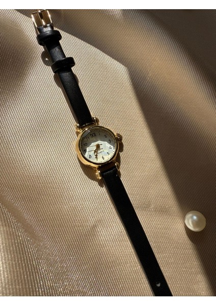 Retro Minimal Deri Kordon Vintage Kadın Kol Saati fırsatları