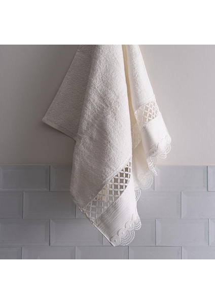 Queen Işlemeli El Havlusu (30 x 50 Cm)