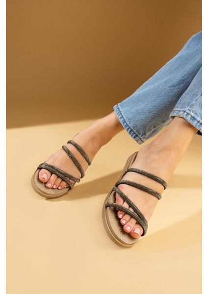 Parlak Taşlı Ince Bantlı Hasır Taban Comfort Kadın Terlik 020-760-24 fiyatları