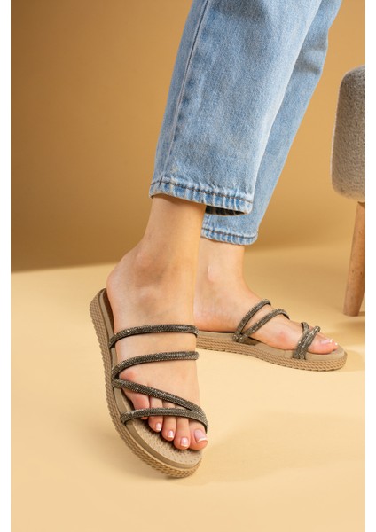 Parlak Taşlı Ince Bantlı Hasır Taban Comfort Kadın Terlik 020-760-24 modelleri