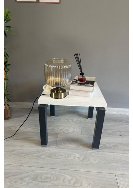 Bal Renkli Y Piramit Masa Lambası, Dekoratif ve Şık Masaüstü Aydınlatması fırsatları