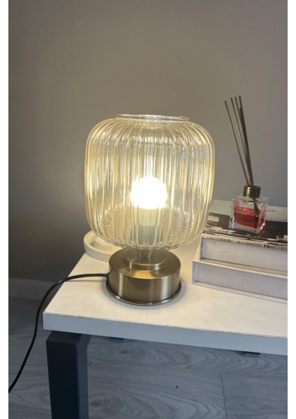 Bal Renkli Y Piramit Masa Lambası, Dekoratif ve Şık Masaüstü Aydınlatması indirimleri