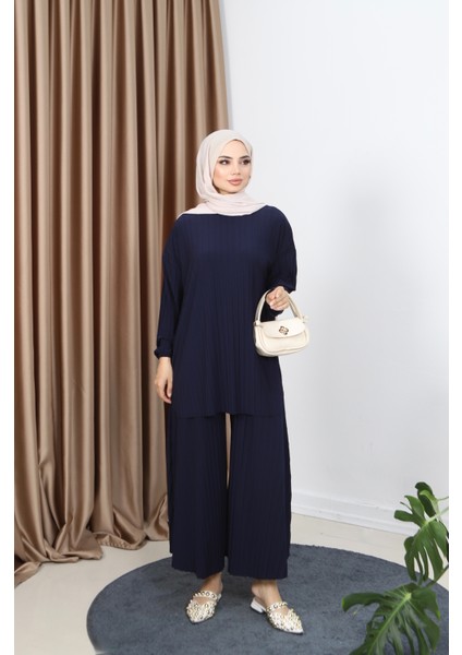 Piliseli Bol Kesim Pantolonlu Takım