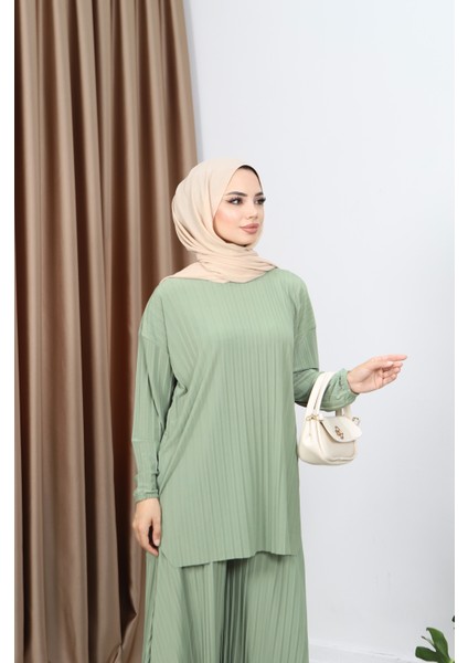 Piliseli Bol Kesim Pantolonlu Takım fırsatları