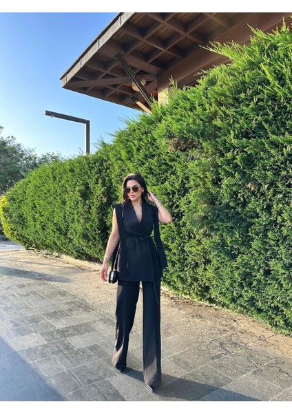 Kadın Alt Üst Ikili Takım Omuz Detaylı Kemerli Kolsuz Blazer Ceket Pantolon Takım