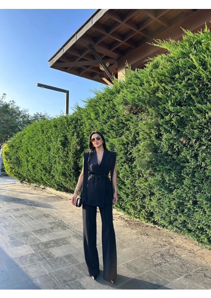 Kadın Alt Üst Ikili Takım Omuz Detaylı Kemerli Kolsuz Blazer Ceket Pantolon Takım modelleri