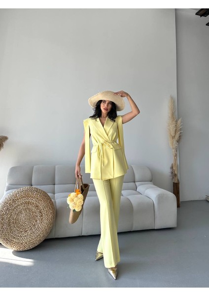 Kadın Alt Üst Ikili Takım Omuz Detaylı Kemerli Kolsuz Blazer Ceket Pantolon Takım fiyatları