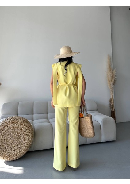 Kadın Alt Üst Ikili Takım Omuz Detaylı Kemerli Kolsuz Blazer Ceket Pantolon Takım indirimleri